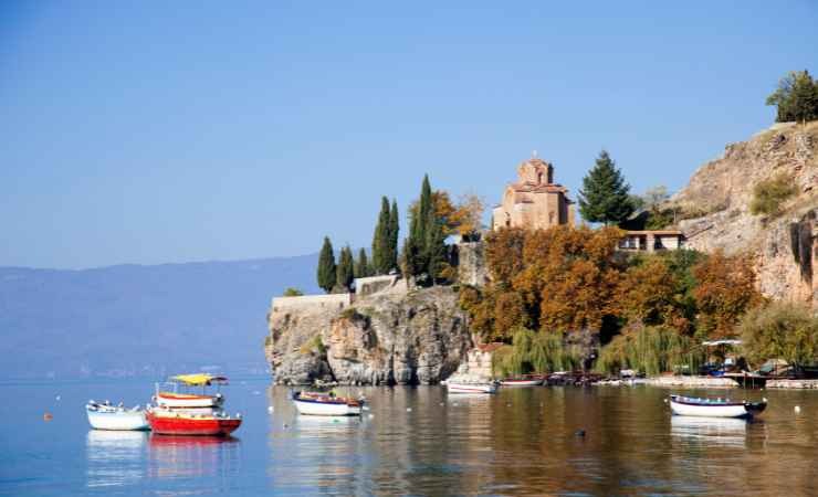 Il villaggio più antico d'Europa è stato scoperto sotto le acque del lago Ohrid in Albania