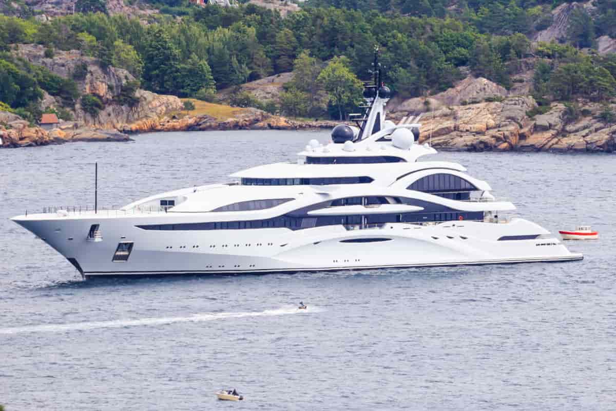 megayacht bari