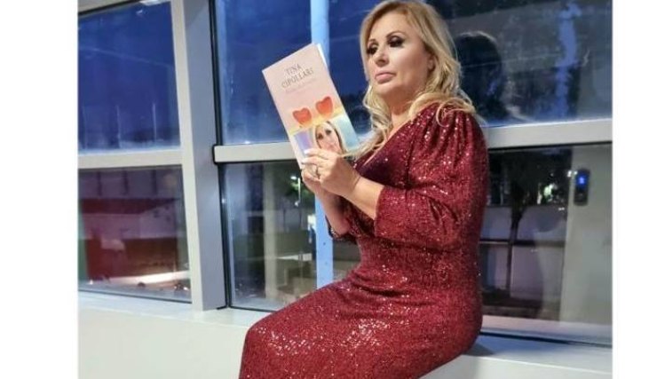 tina cipollari titolo di studio
