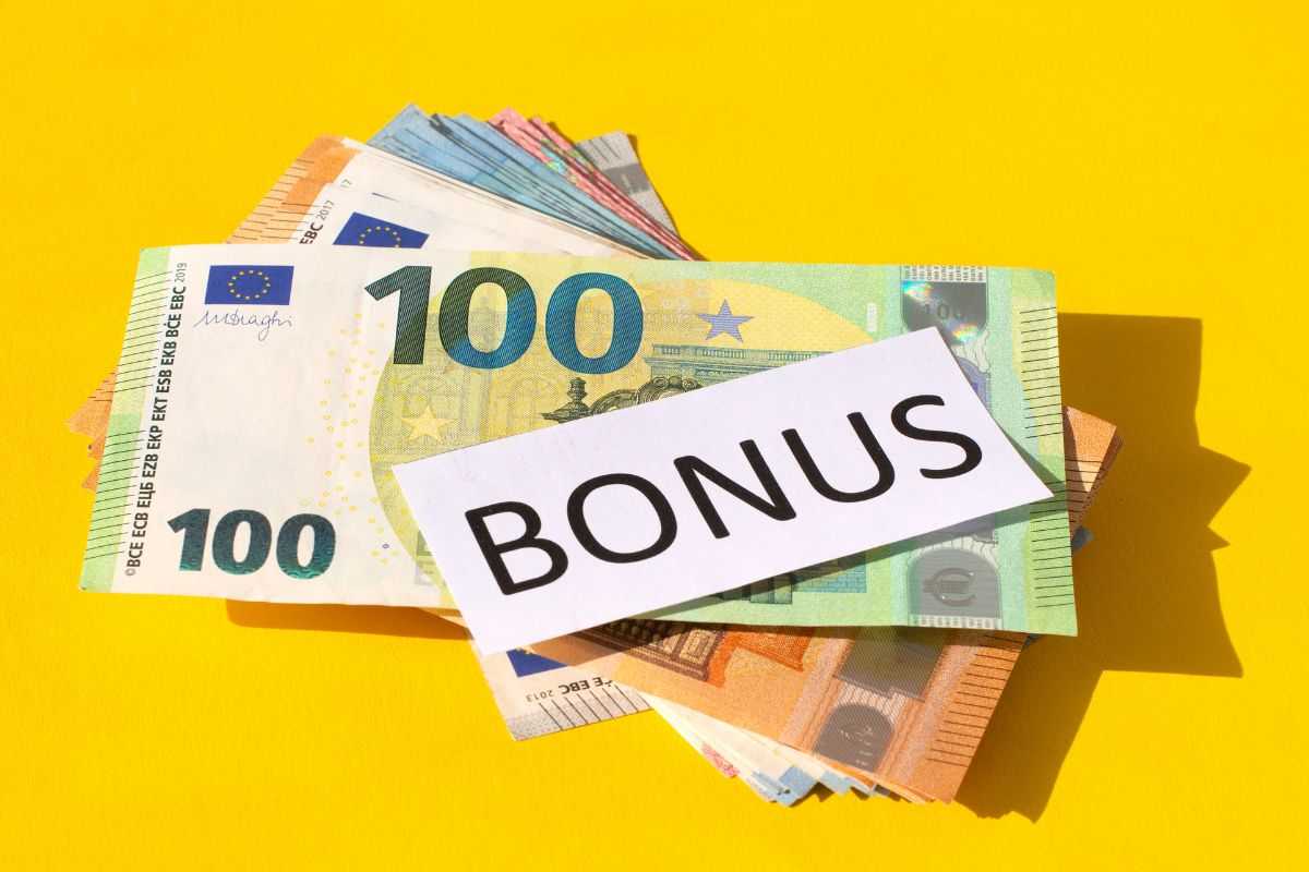 Se hai la carta acquisti non gettarla via: per te altri 80 euro di bonus caricati nei prossimi giorni 