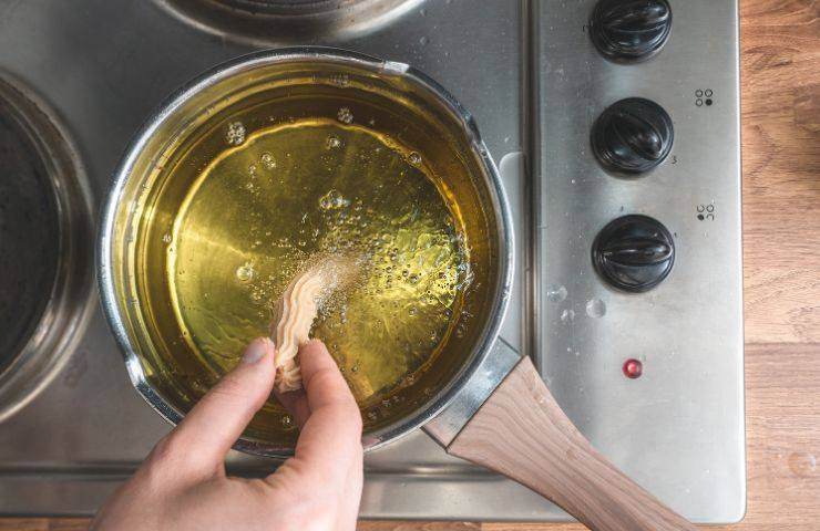 come utilizzare l'olio di oliva scaduto 
