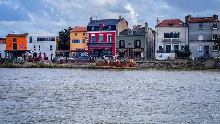 villaggio colorato sulla Loira