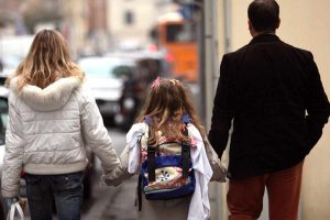togliere cognome padre