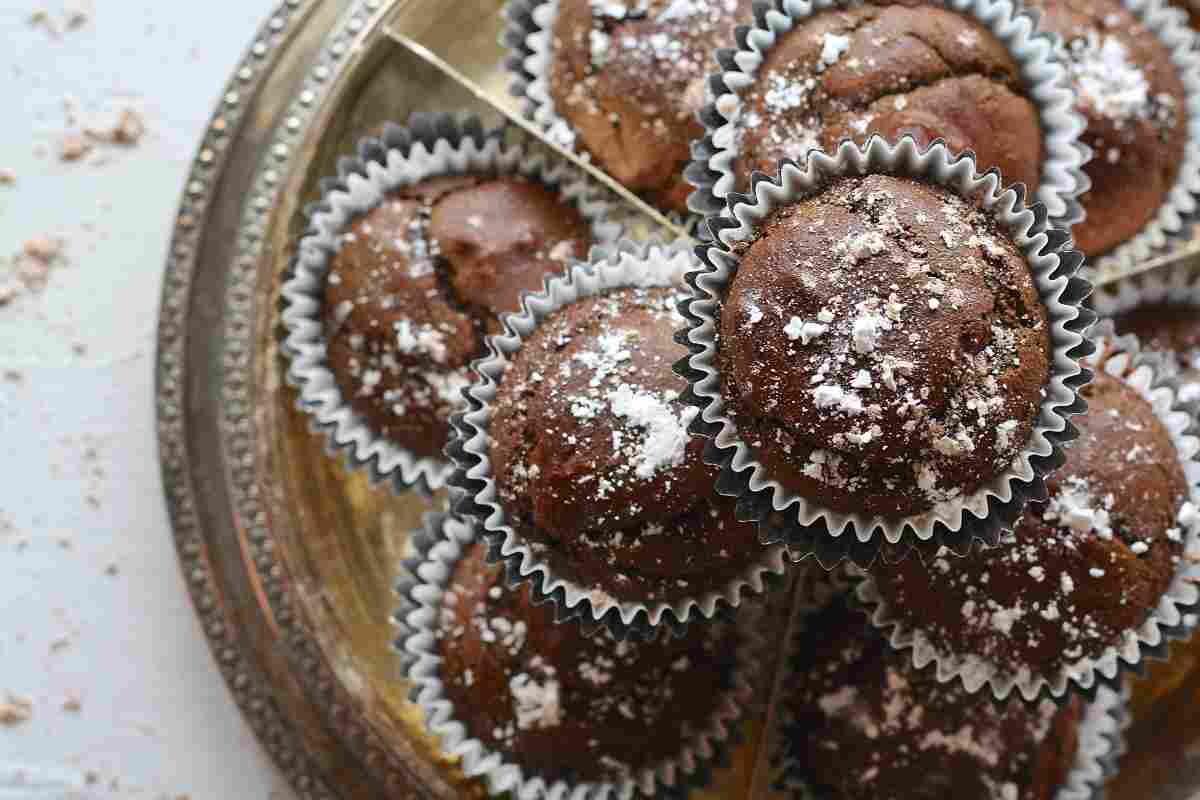 Torta in tazza con la friggitrice ad aria