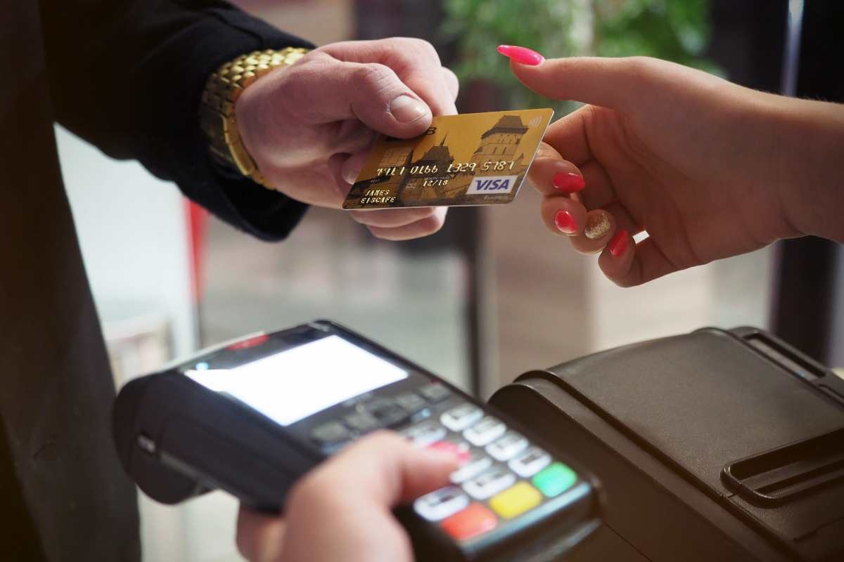 Confermato il rinnovo della carta acquisti Dedicata a Te: i nuovi importi e cosa si potrà comprare  --- (Fonte immagine: https://www.turiweb.it/wp-content/uploads/2023/11/carta-di-credito-ilovetrading.it-02112023.jpg)