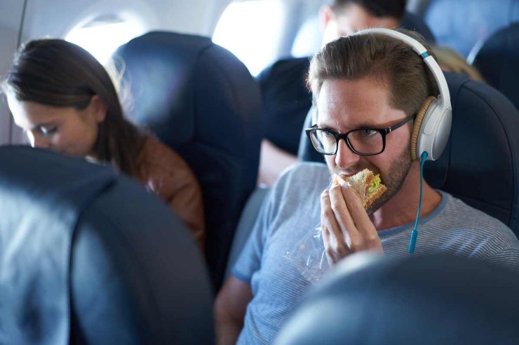 Cosa sapere sul cibo portato in aereo